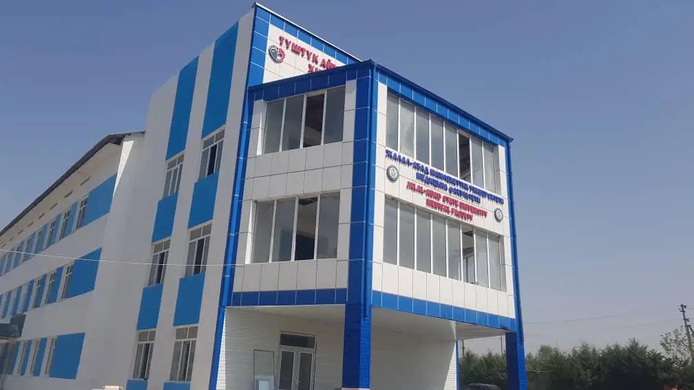 В Джалал-Абаде завершили капремонт хирургического центра