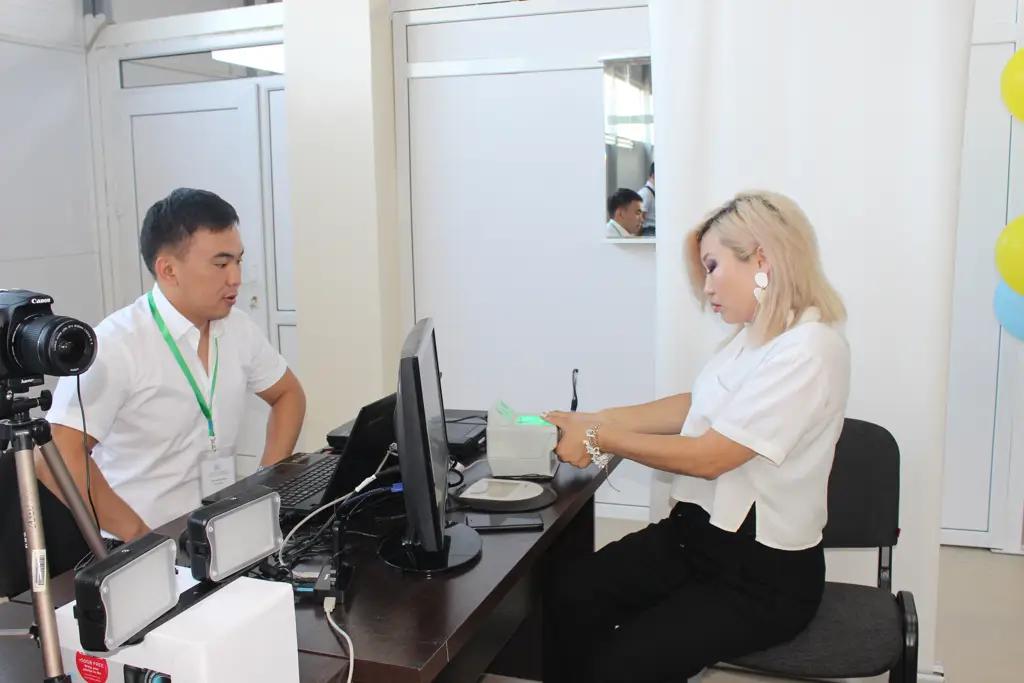 Для занятых людей открыли еще два мини-ЦОНа