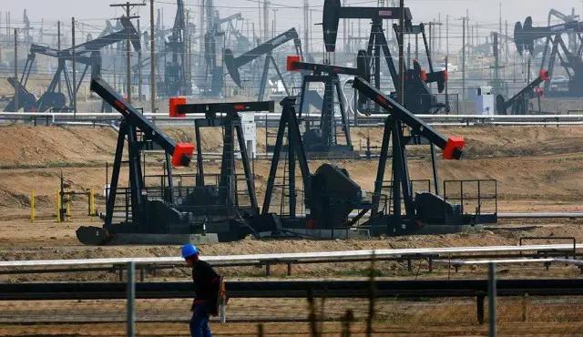 С 1 марта Иран нарастил добычу нефти до 2 млн баррелей