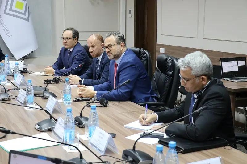 Нацбанк КР обменялся опытом с цифровым банком ОАЭ