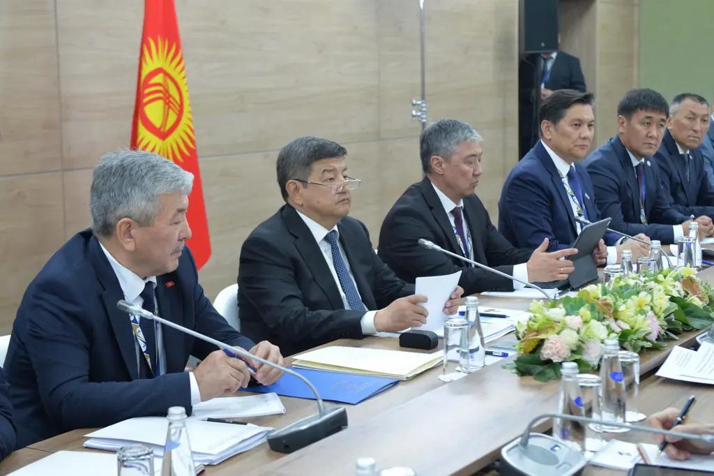 Глава кабмина принял участие в заседании Евразийского межправсовета