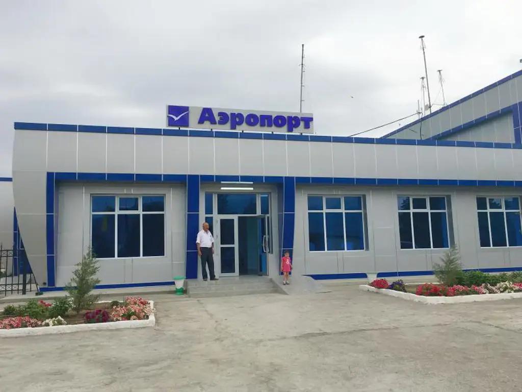Аэропорт Баткена ремонтирует фирма, у которой одна лопата и мотыга — Атазов