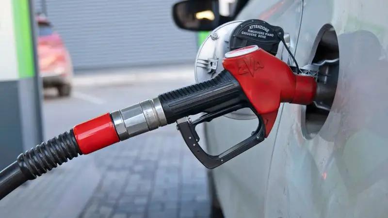 Нефтетрейдеры КР заявили о возможных проблемах с поставками топлива в июне