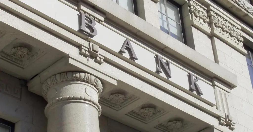 Два крупных европейских банка исключат из индекса Euro STOXX 50 из-за убытков