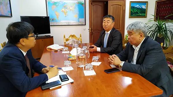 Корея и КР обсудили перспективы делового сотрудничества