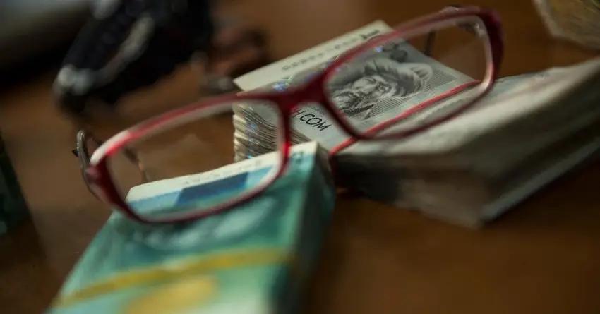 В парламенте назвали причины снижения доходов бюджета