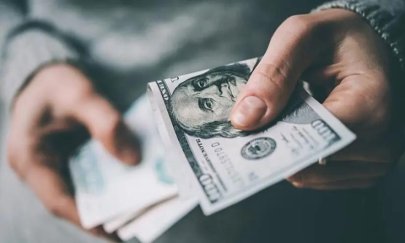 Нацбанк оштрафовал еще одного нелегального валютчика