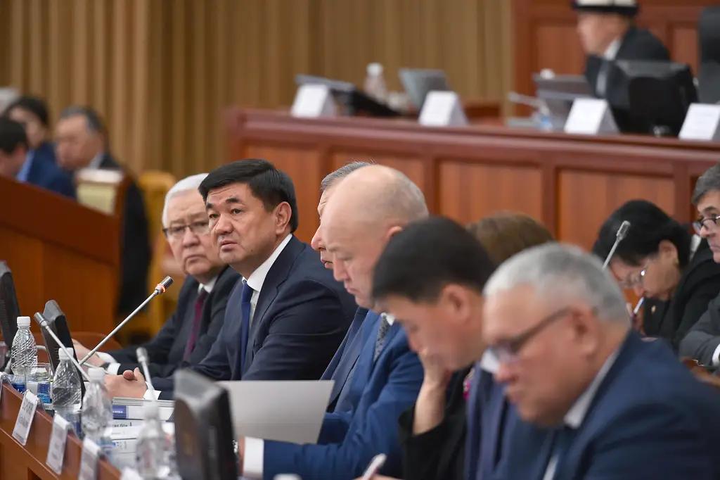 В 2018 году дефицит бюджета сократился на 10.7 млрд сомов