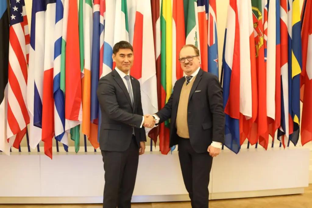 Министр иностранных дел посетил штаб-квартиру ОЭСР