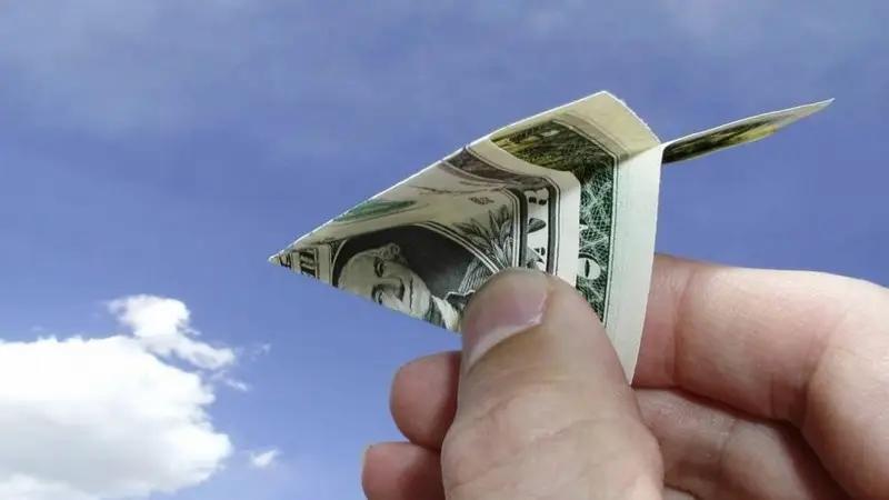 Приток денежных переводов в Кыргызстан снизится на 20%