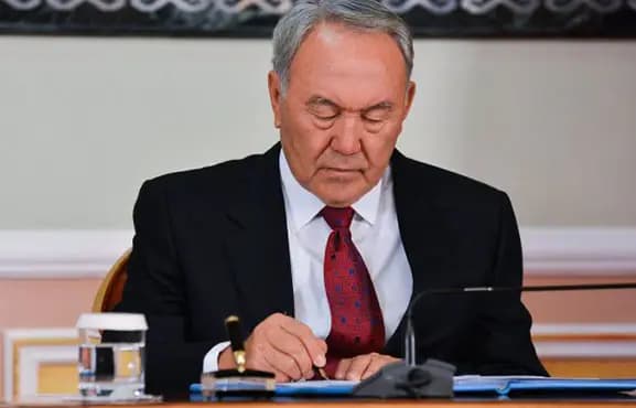 Назарбаев ратифицировал присоединение Кыргызстана к ЕАЭС