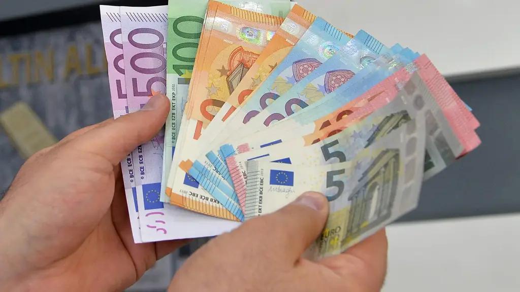 Евро подорожал на 1.60%. Курсы валюты Нацбанка