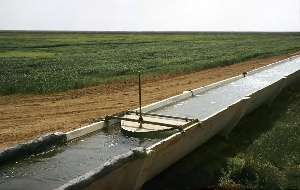 Большая часть ирригационной инфраструктуры эксплуатируется более 30 – 40 лет