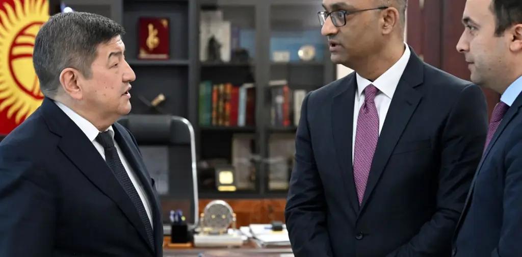 Глава кабмина и представитель ВБ обсудили строительство Камбар-Аты-1