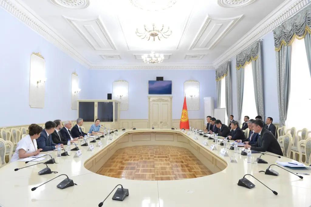 Глава кабмина встретился с представителями компании «Эти Бакыр Терексай»