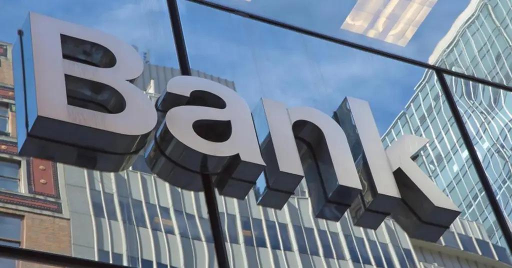 В России с начала 2016 года лицензий лишились 54 банка