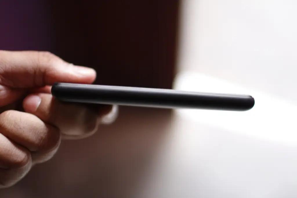 Казахстанцы стали отказываться от покупки дорогих смартфонов