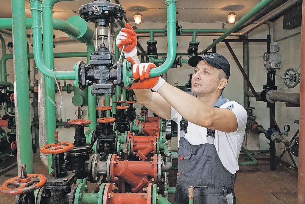 Правительство повысило размер оклада младшего обслуживающего персонала