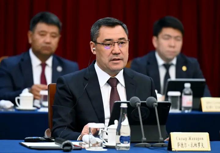 Садыр Жапаров попросил Китай ускорить продвижение грузов из Кореи в КР