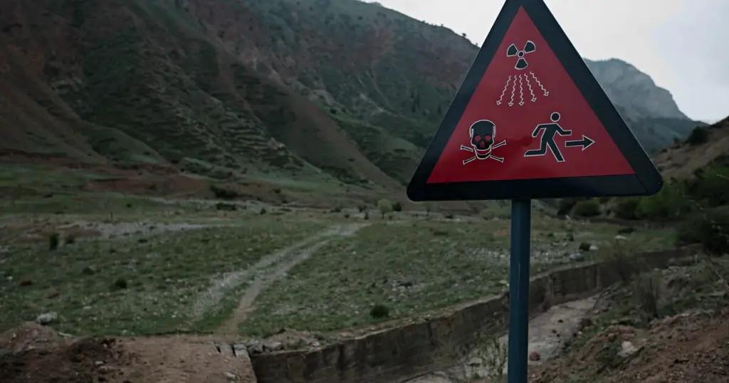 В КР насчитывается 103 хвостохранилища и горных отвалов