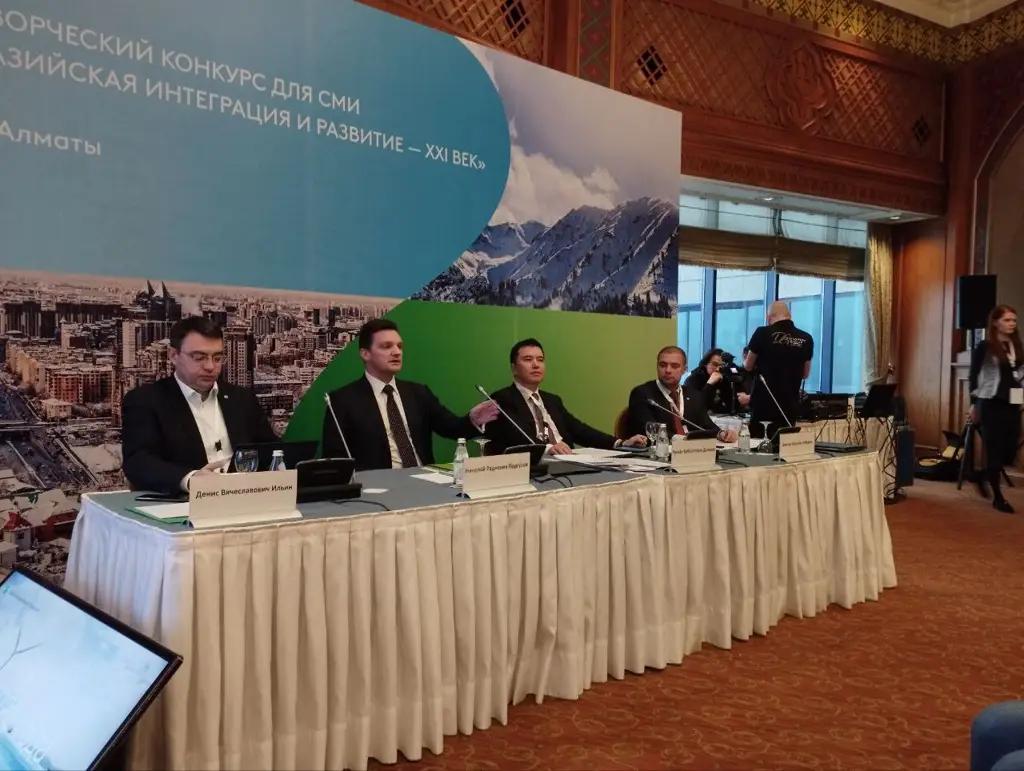 Глава правления ЕАБР рассказал, кто получит акции России