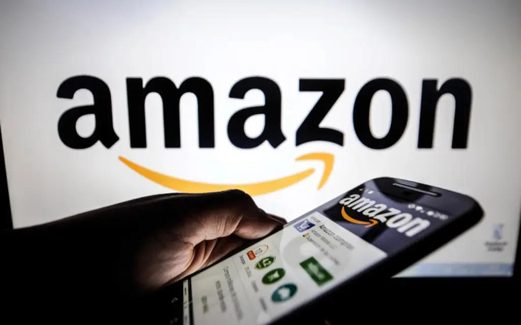 Amazon позволит покупателям расплачиваться ладонями вместо карт