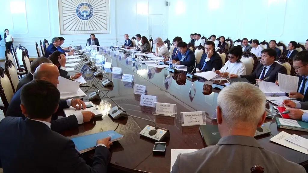 В Кыргызстане образовали рабочую группу по внешнему долгу