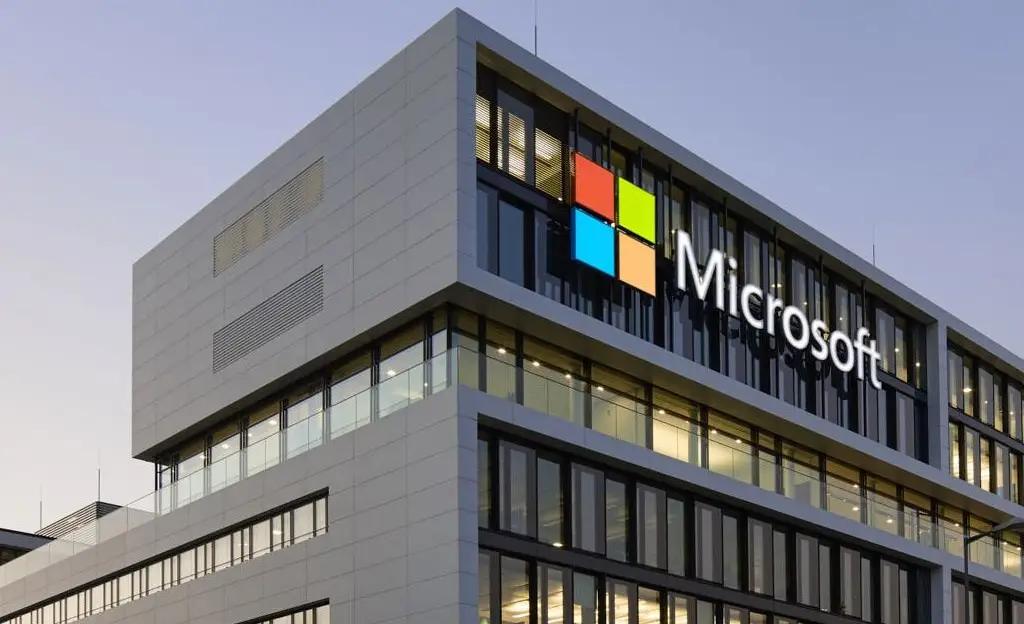 Компания Microsoft намерена конкурировать с Apple на рынке бюджетных планшетов