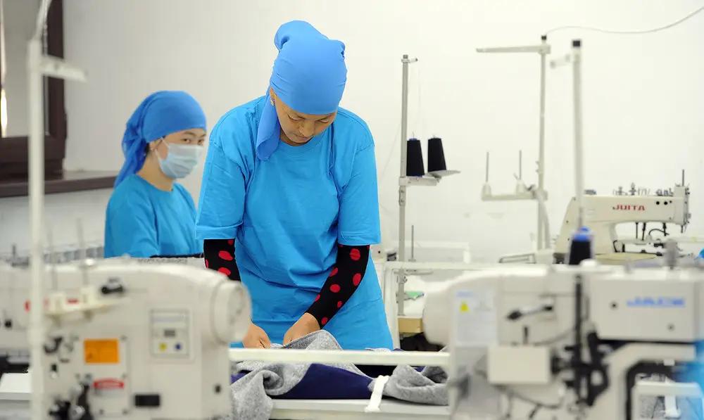 Для швейников КР хотят установить единый налог – 0.25% от выручки