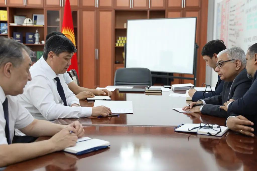 Бакыт Торобаев и глава фонда Ага Хан обсудили развитие сельского хозяйства