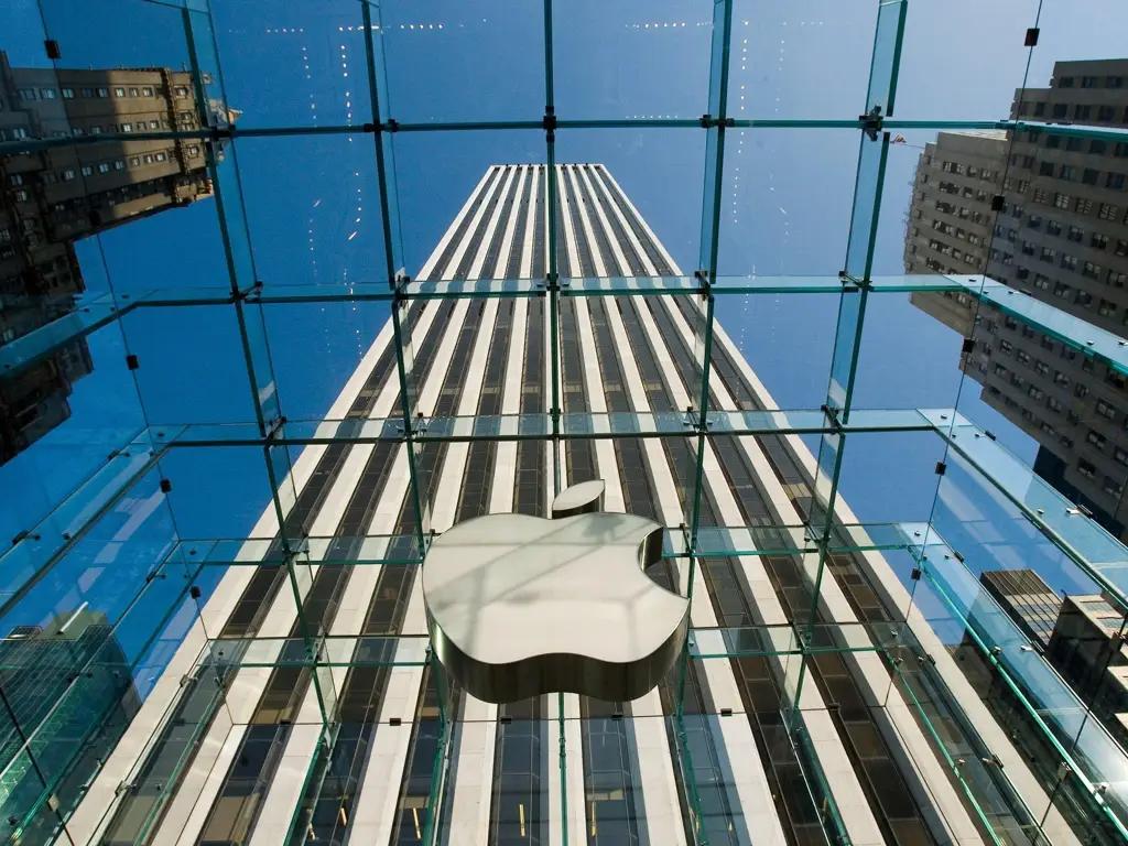 Чистая прибыль Apple упала на 2.7%