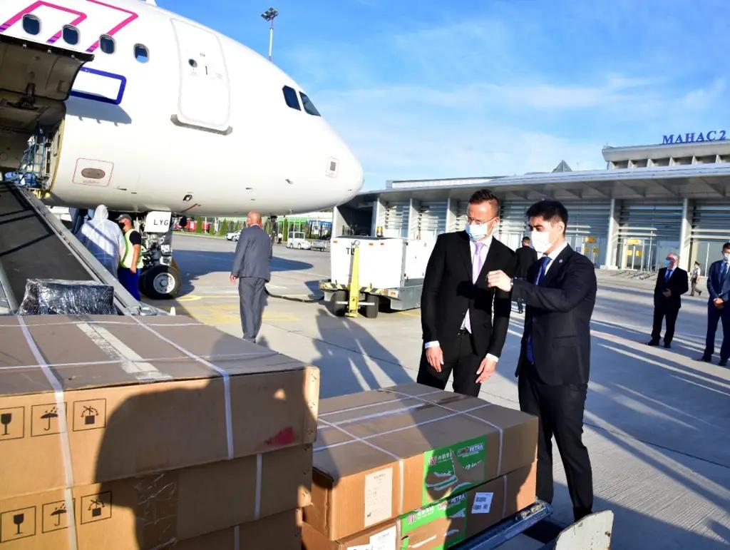 Венгрия оказала гуманитарную помощь Кыргызстану в борьбе с коронавирусом