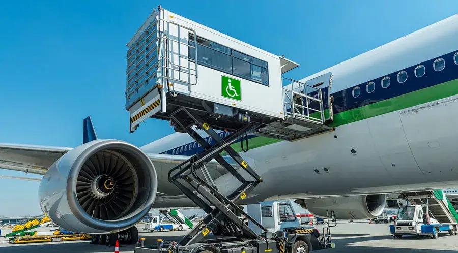 Депутат просит, чтобы аэропорты закупили амбулифты