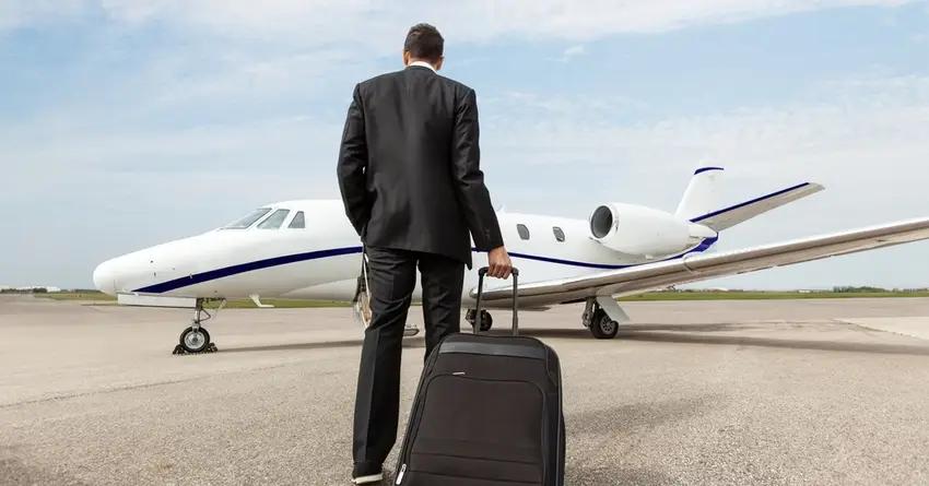 О планах уехать из России сообщили 42% опрошенных топ-менеджеров