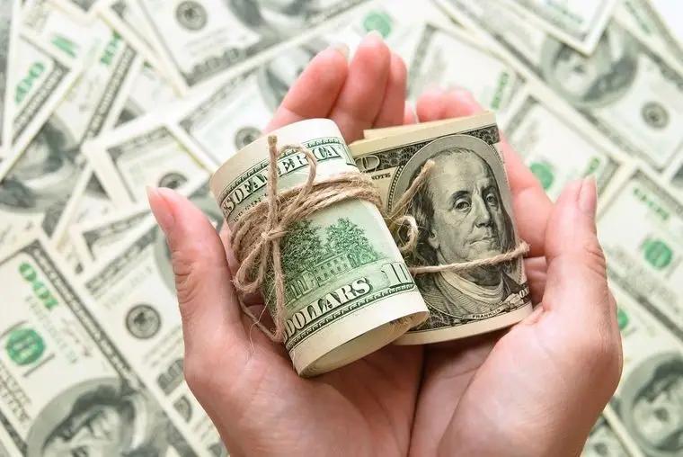 На валютных торгах купили $3.3 млн. Курс доллара стабилен