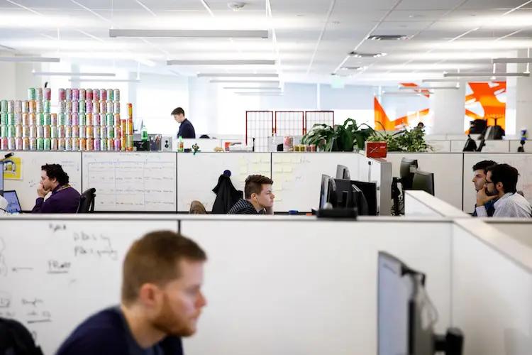 Amazon выплатит сотрудникам до $12 тысяч на повышение квалификации