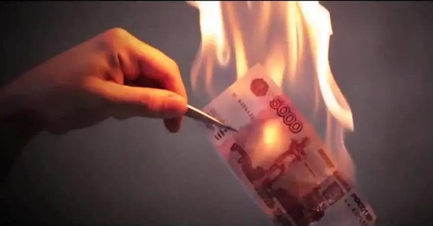 Российские госкомпании потеряли 53 млрд рублей в лишенных лицензий банках