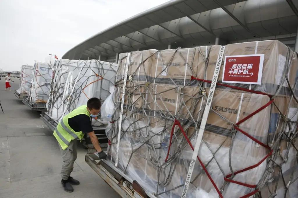 В Кыргызстан прибыла новая партия вакцины Sinopharm