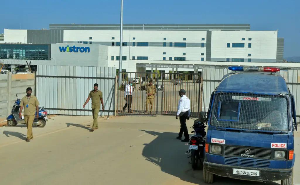 Apple заморозил производство в Индии