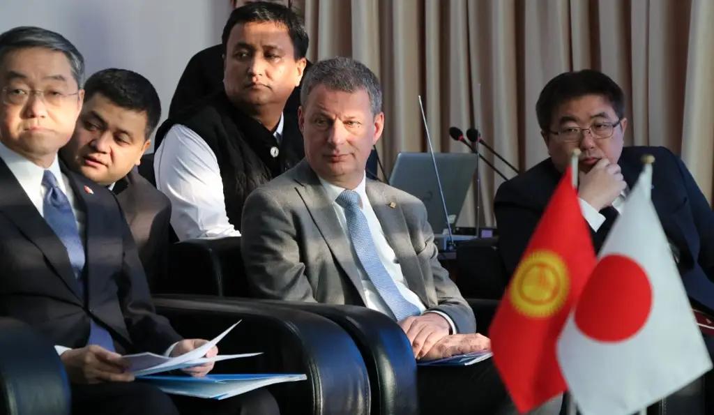 Япония оказала поддержку людям, пострадавшим при конфликте на границе