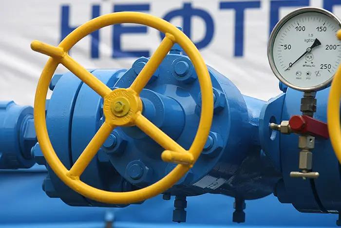 Казахстан приостановил транзит нефти через РФ