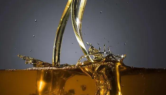 Кыргызстан заподозрили в продаже ГСМ Афганистану