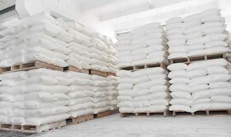 На складах Фонда матрезервов достаточно продовольствия — Торобаев