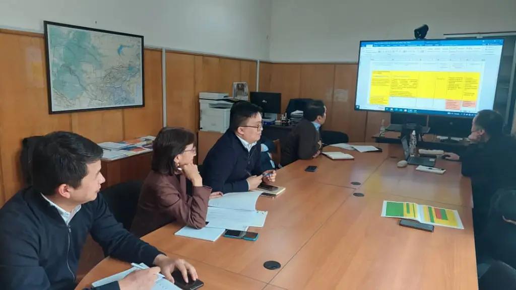 В КР обсуждают способы упрощения процедур торговли