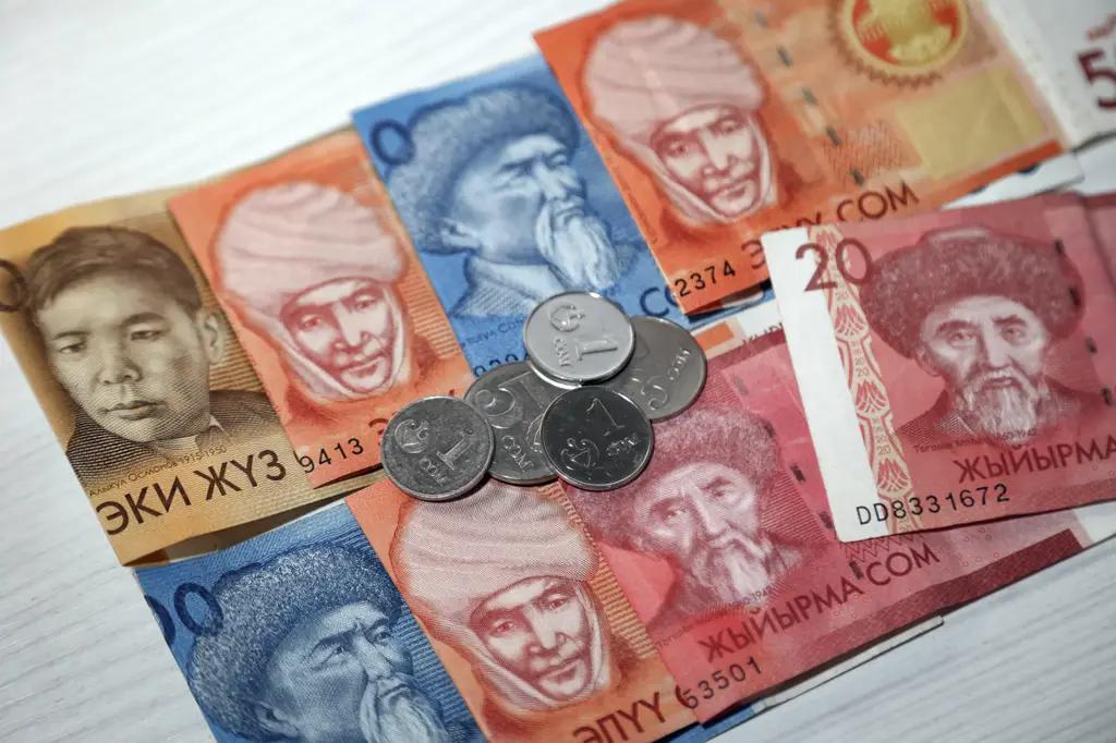 Государство сокращает пособия работающим инвалидам