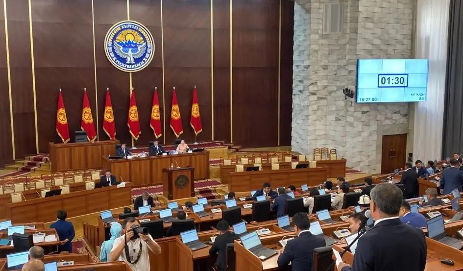 Депутат попросил вызвать в Жогорку Кенеш Тенгиза Болтурука