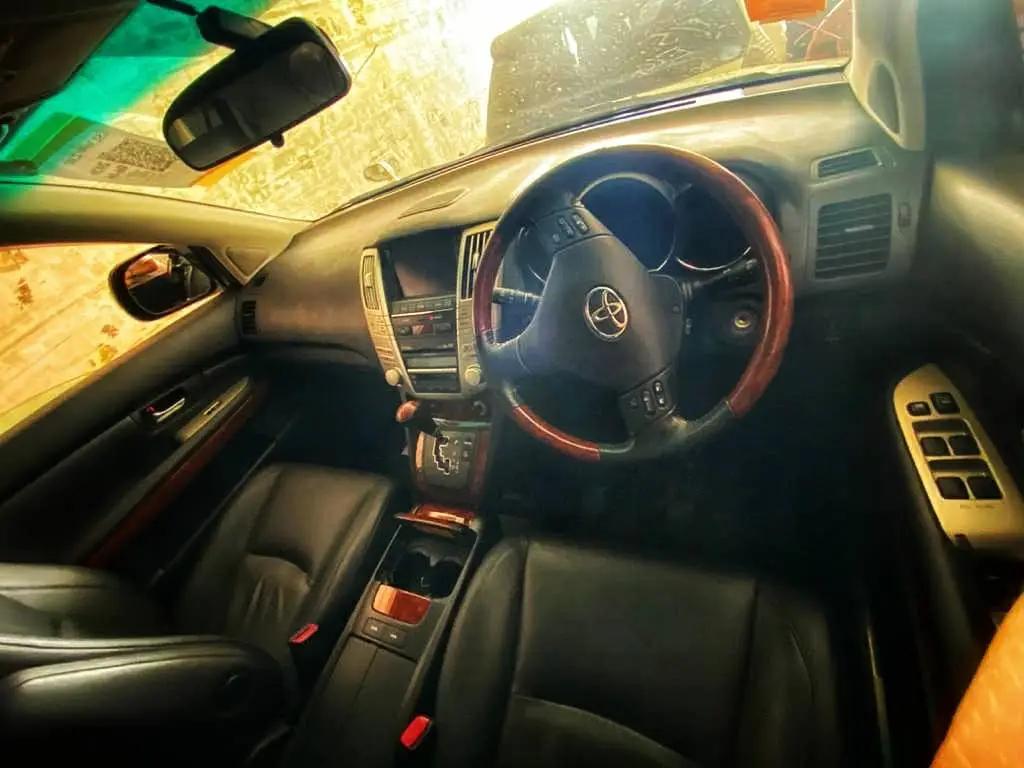 В Кыргызстан пытались незаконно ввезти девять праворульных авто