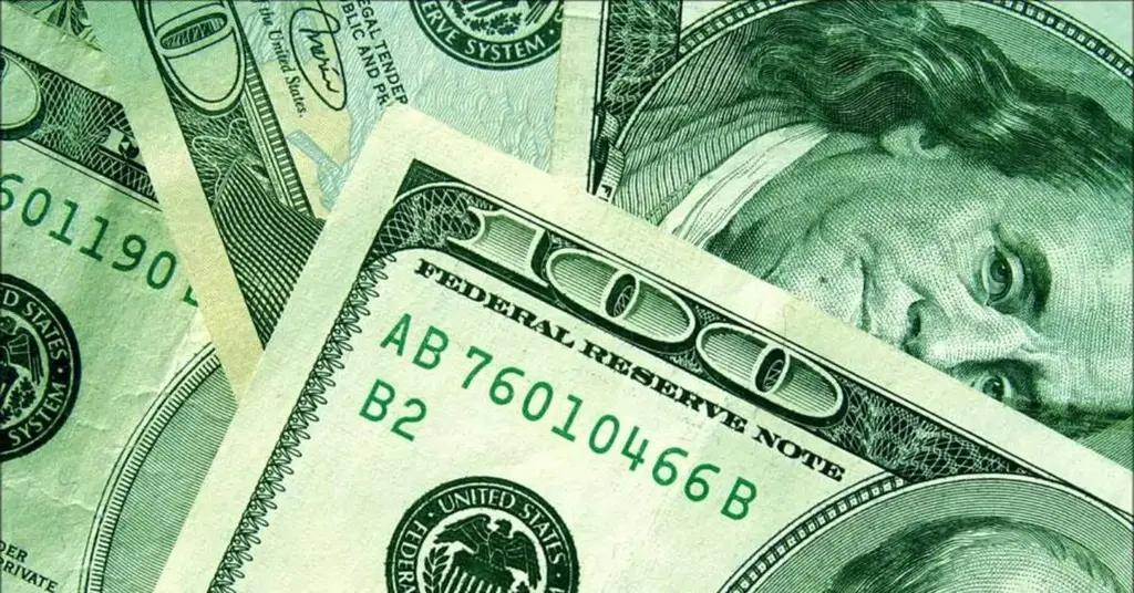 Доллар на межбанковском валютном рынке вырос до 68.30 сома