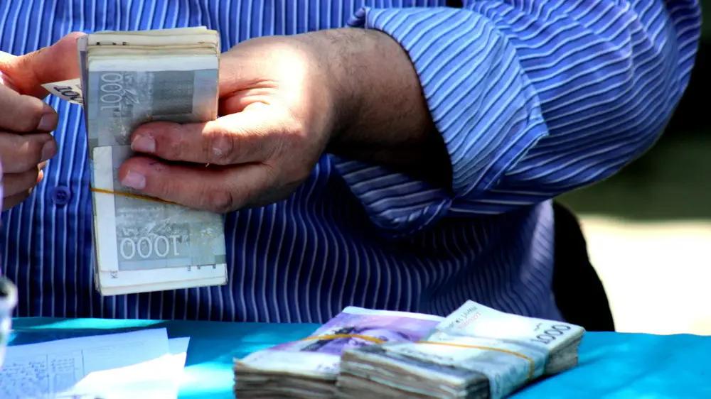 В Бишкеке номинальная зарплата выросла на 10.5% , до 26 тысяч сомов