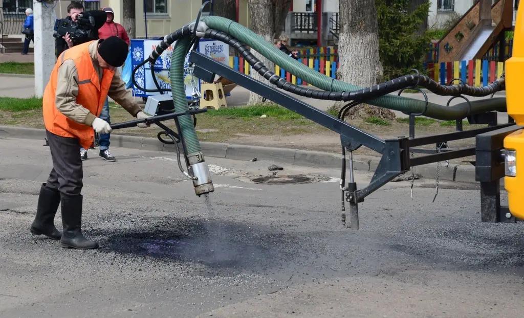 В Бишкеке будут тестировать струйно-иньекционный способ ремонта дорог